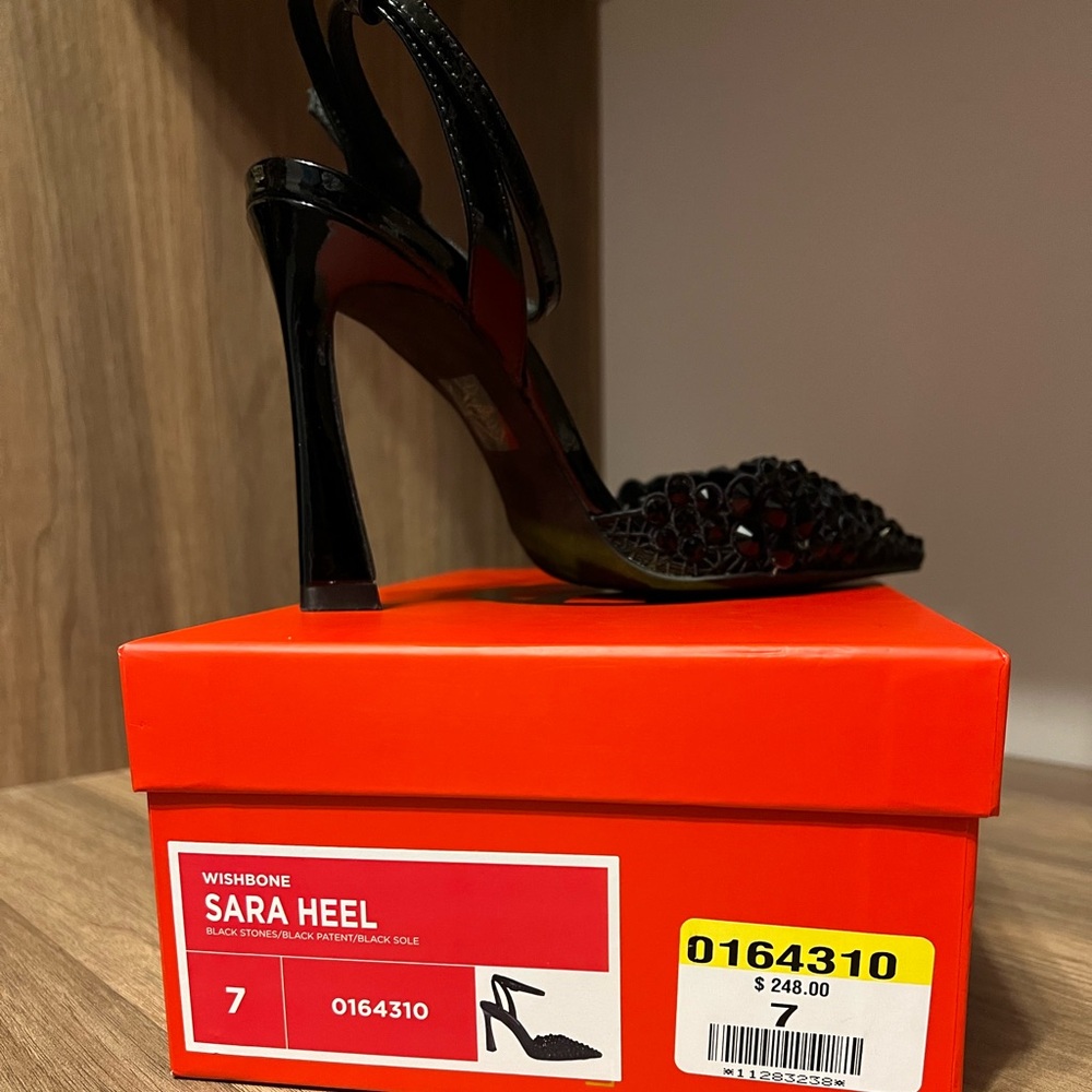 Wishbone Collection - Sara Heel - Black